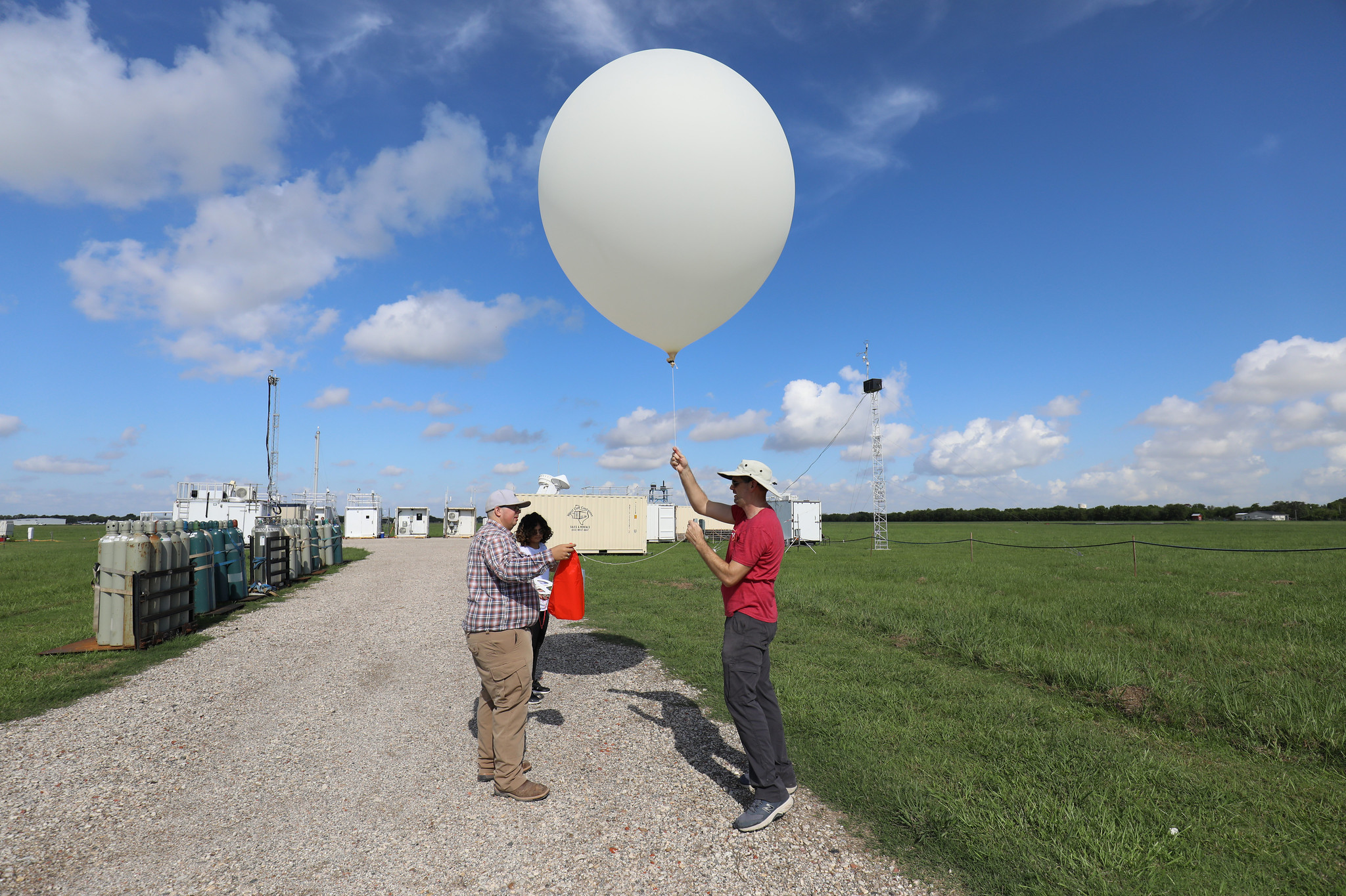 balloon-borne sounding system (SONDE)